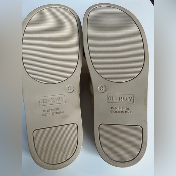 Puffy Strap Sandals - Picture 4 of 5